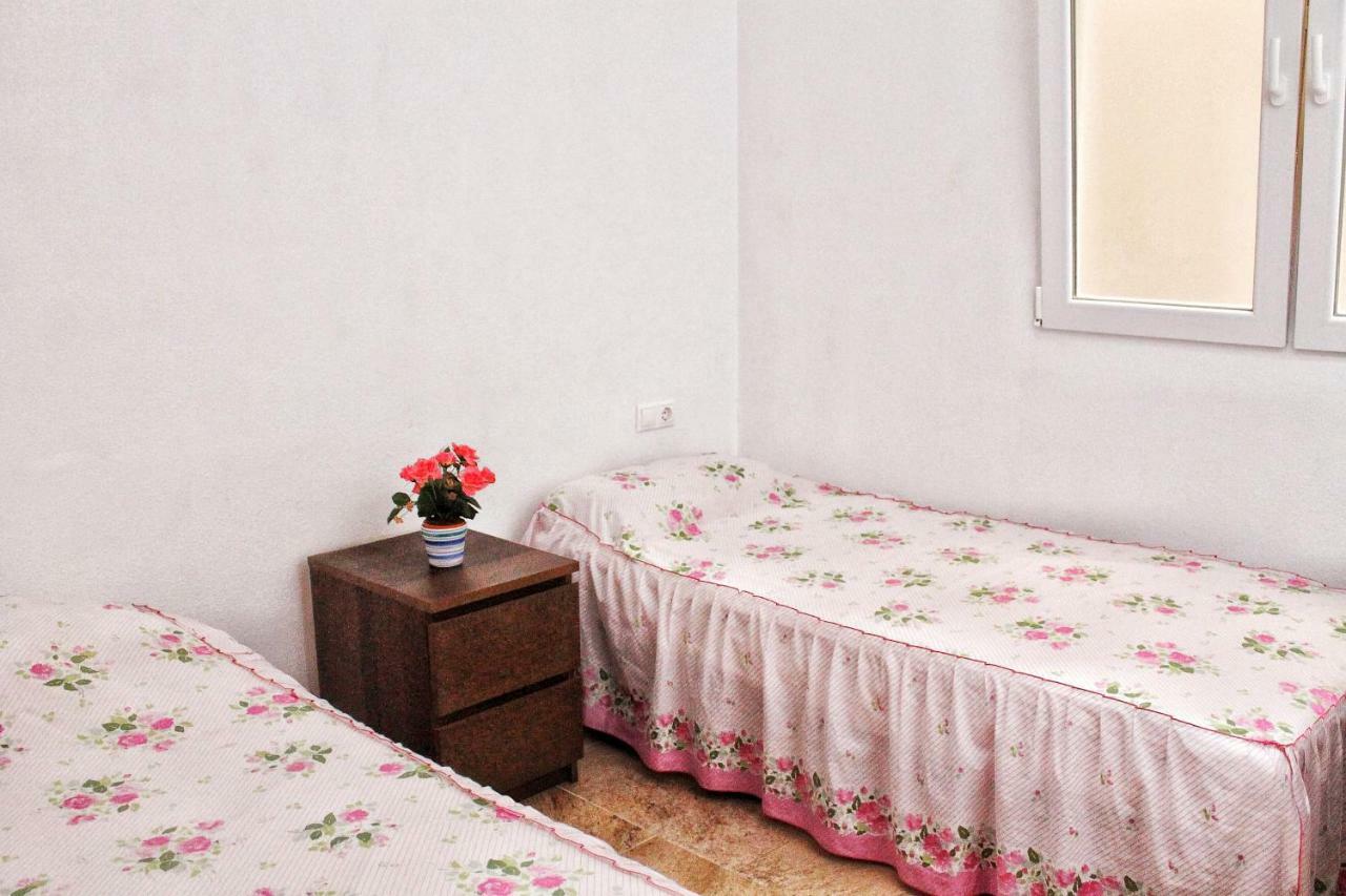 Apartment A Stone'S Throw From Santa Barbara Alicante Extérieur photo